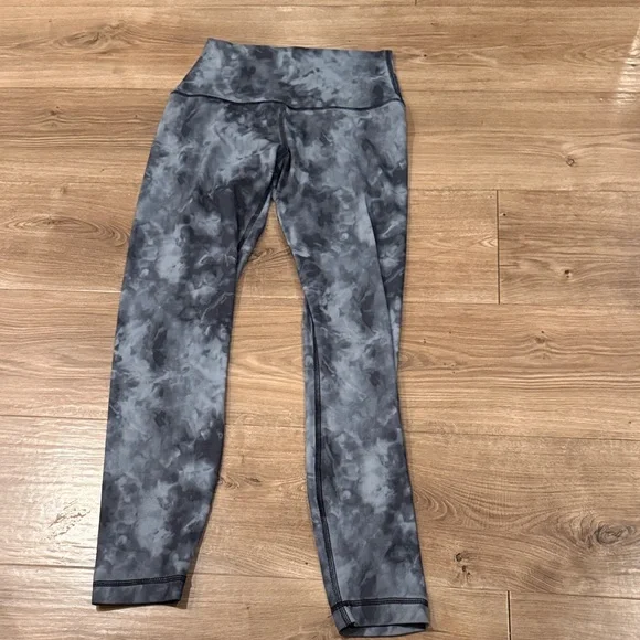 90 Degree Gray Tie-Dye Leggings - Picture 5 of 7